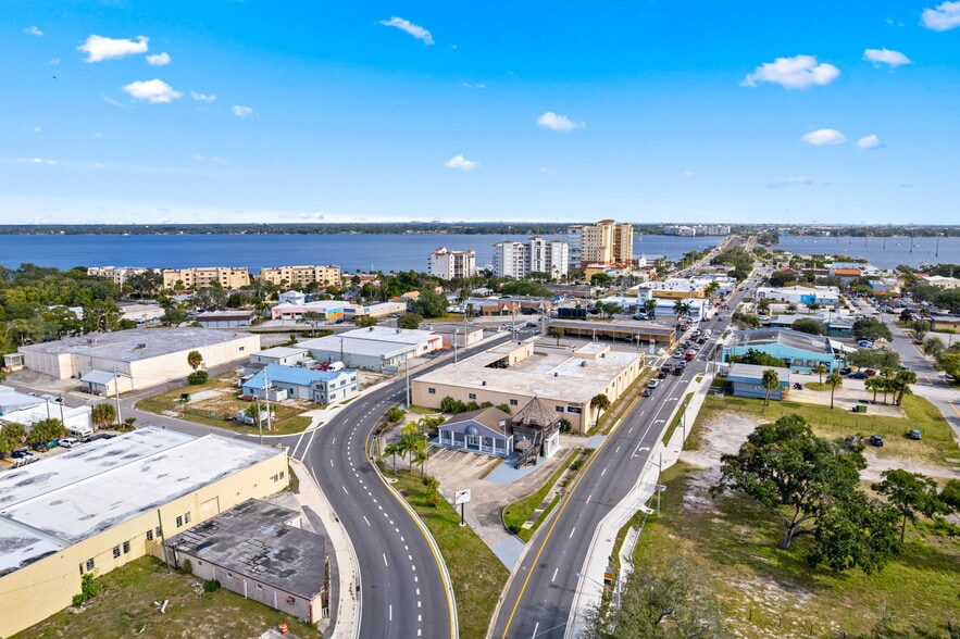 More Photos Of 340 King St, Cocoa Office For Sale