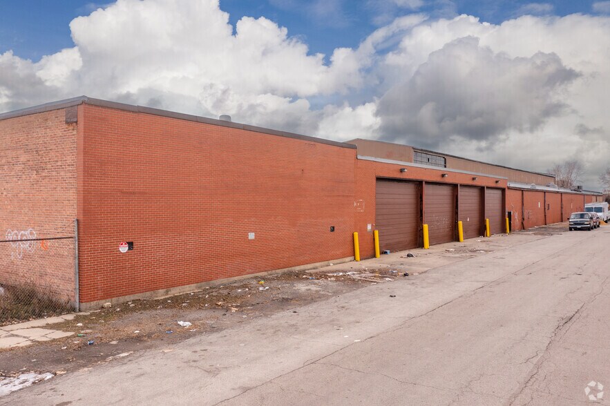 More Photos Of 1601 S Wolcott Ave, Chicago Warehouse For Lease