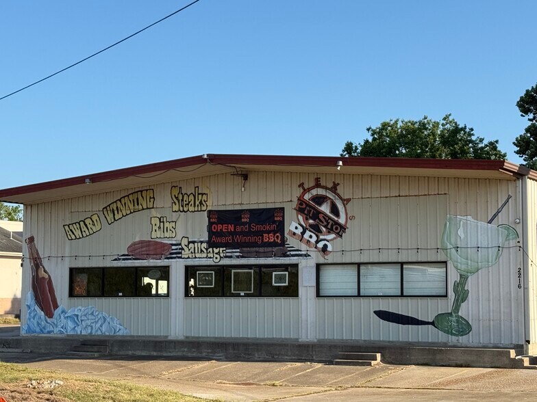 More Photos Of 2216 Gulf Fwy, La Marque Restaurant For Sale