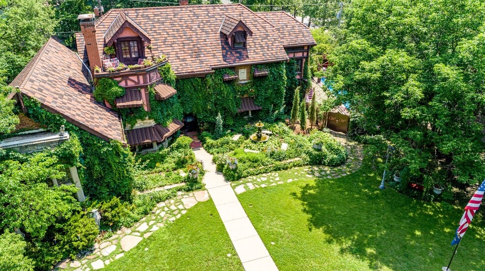 More Photos Of 1272 SW Fillmore St, Topeka Hospitality For Sale