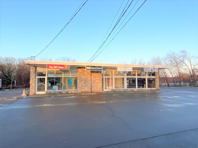 More Photos Of 49 Waterbury Rd, Prospect Storefront For Sale