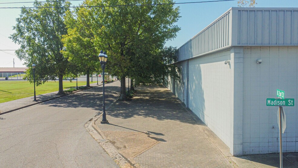 More Photos Of 322 N 3rd St, Paducah Warehouse For Lease