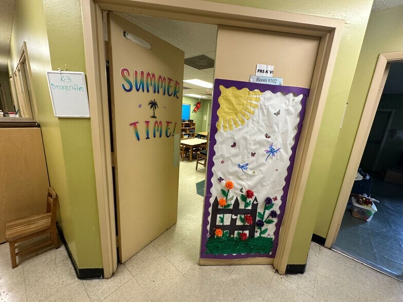 More Photos Of 90 S Doverplum Ave, Kissimmee Schools For Lease