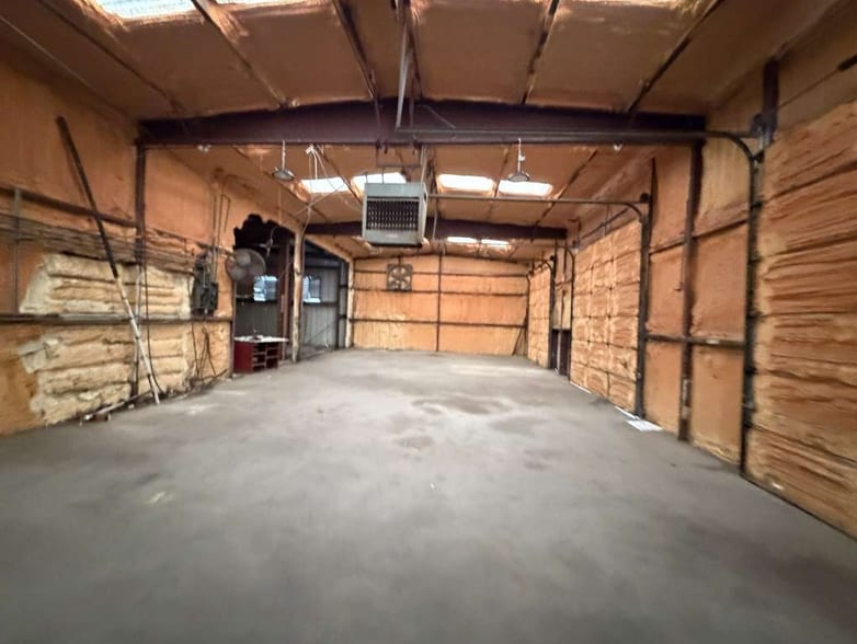 More Photos Of 100 N Richey St, Pasadena Warehouse For Sale