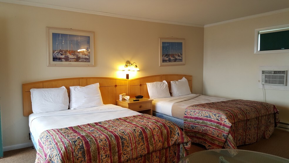 More Photos Of 164 Lake St, Rouses Point Hotel For Sale