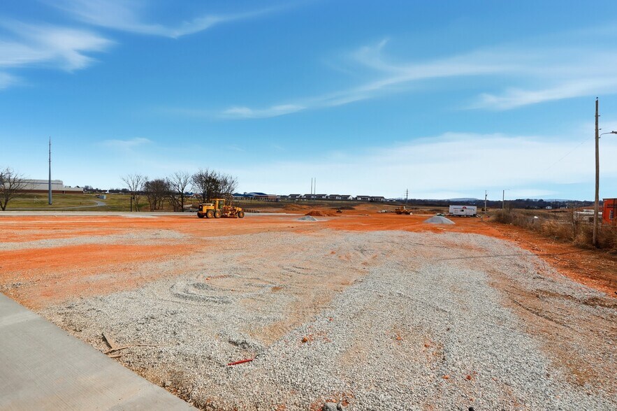 More Photos Of 1515 E Robinson Ave, Springdale Unknown For Lease