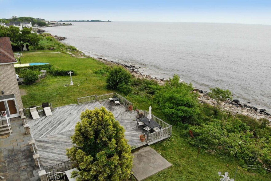 More Photos Of 161 Boardwalk Ave, Staten Island Multifamily For Sale