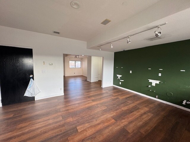 More Photos Of 6770 S Yosemite St, Englewood General Retail For Lease