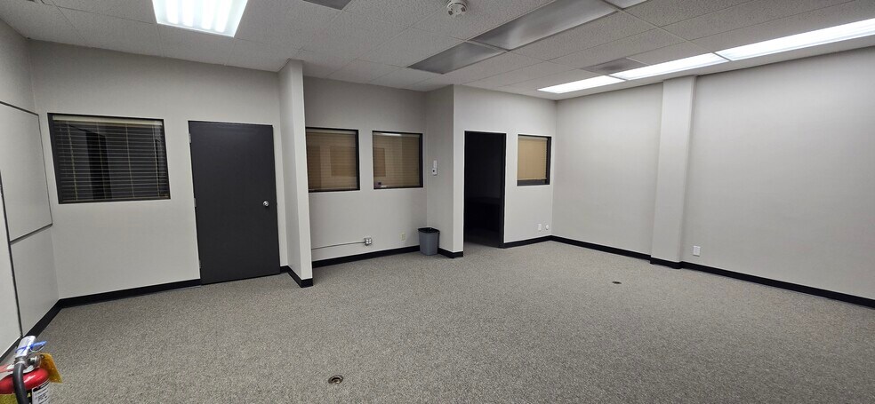 More Photos Of 2550 E Miraloma Way, Anaheim Contractor Storage Yard For Lease