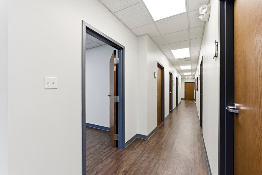 More Photos Of 1420-1426 E Bradford Pky, Springfield Medical For Lease