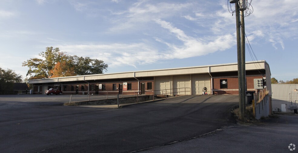 More Photos Of 2505-2521 Whitehall Ave, Anderson Flex For Lease