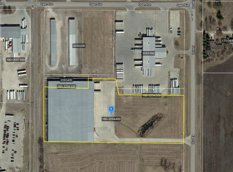 More Photos Of 715 East St, Grinnell Distribution For Lease