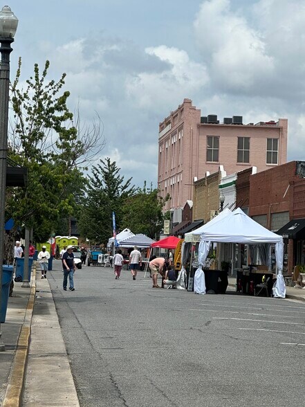 More Photos Of 116 E Meadows St, Vidalia Storefront For Sale