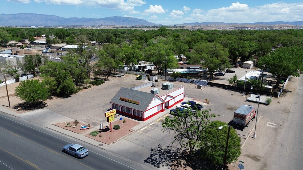 More Photos Of 3550 Isleta Blvd SE, Albuquerque Fast Food For Sale