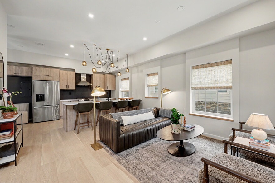 More Photos Of 63 Church St, Greenwich Apartments For Sale