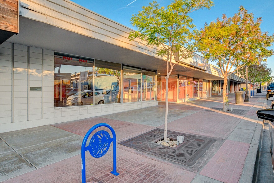 More Photos Of 119 S Water St, Henderson Storefront Retail Office For Lease