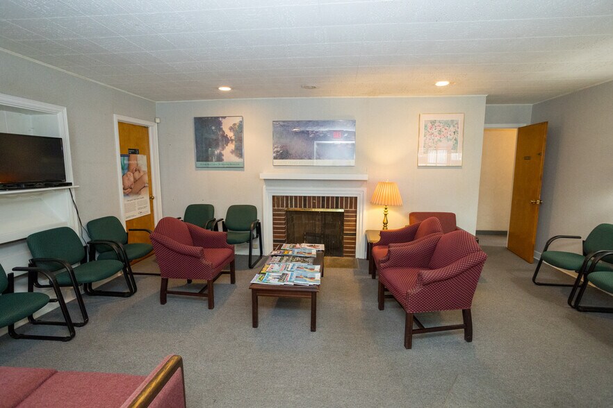 More Photos Of 73 Amboy Ave, Metuchen Medical For Sale