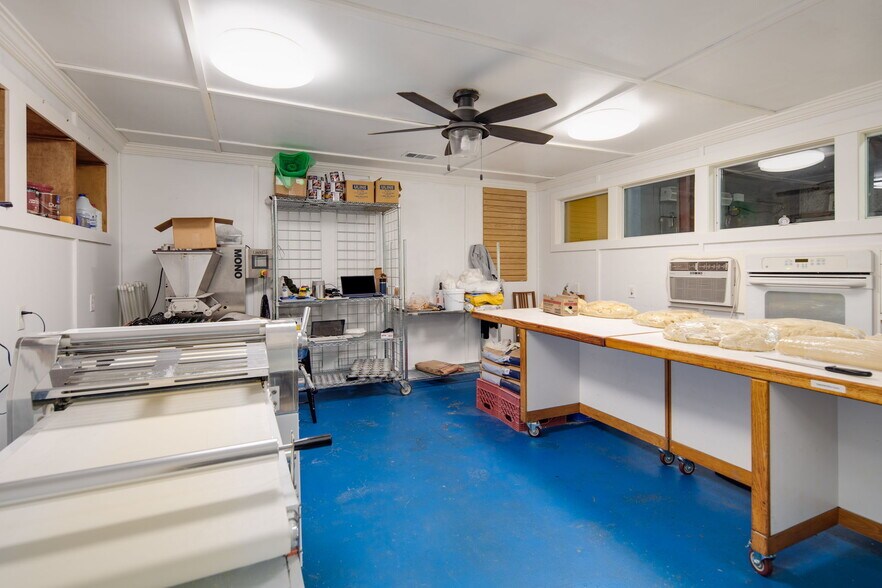 More Photos Of 2606 S Texas Ave, Bryan Restaurant For Sale