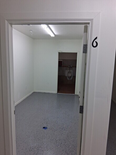 More Photos Of 1605 W Broadway Rd, Phoenix Warehouse For Sale