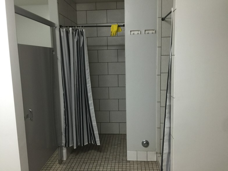 More Photos Of 5115 W Sunset Blvd, Los Angeles Storefront For Lease