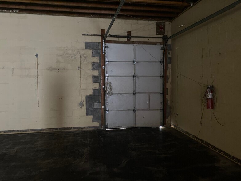 More Photos Of 6460 Dixie Hwy, Clarkston Freestanding For Lease