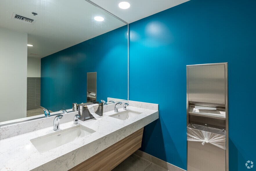 More Photos Of 1917 Palomar Oaks Way, Carlsbad Office For Sale