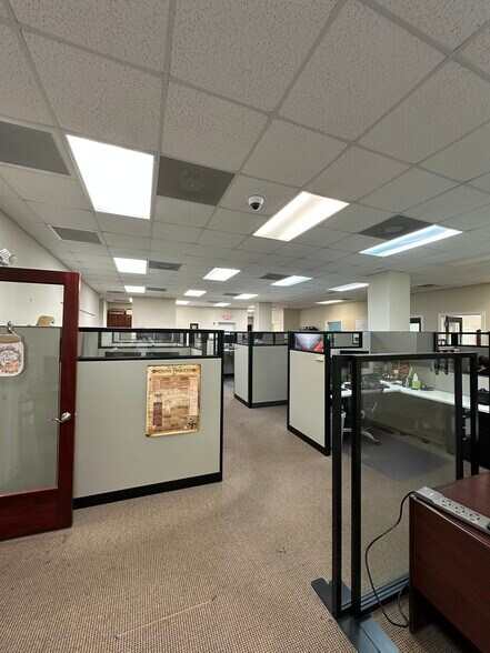 More Photos Of 4371 US Highway 17, Orange Park Office For Lease