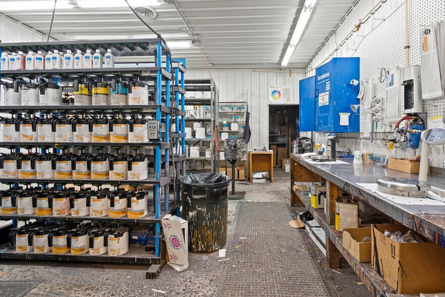 More Photos Of 821 Lime Kiln Rd, Green Bay Freestanding For Sale