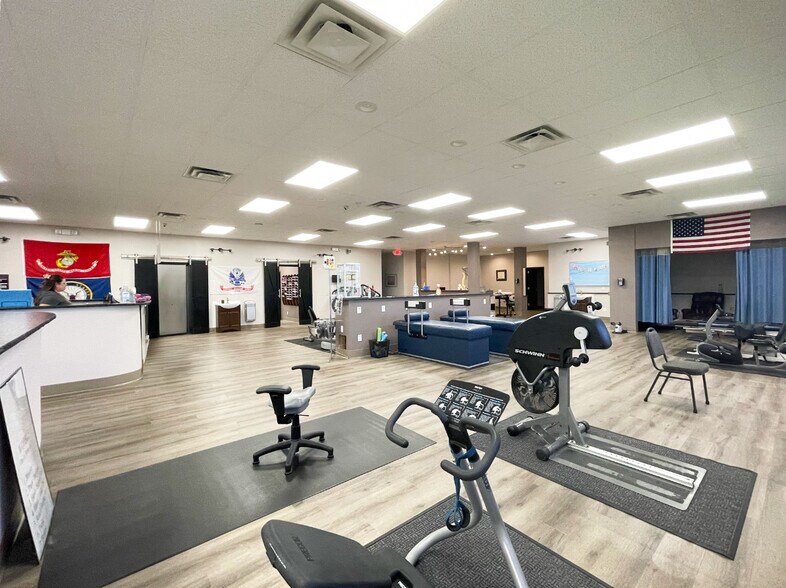 More Photos Of 7180 Bandera Rd, San Antonio Medical For Lease