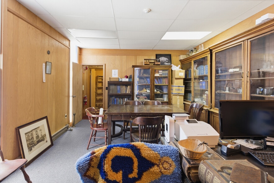 More Photos Of 81 Sprague St, Portsmouth Specialty For Sale