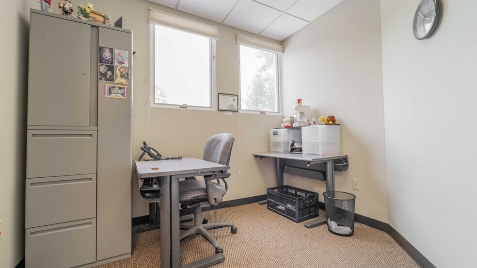 More Photos Of 600 Vale Park Rd, Valparaiso Flex For Lease