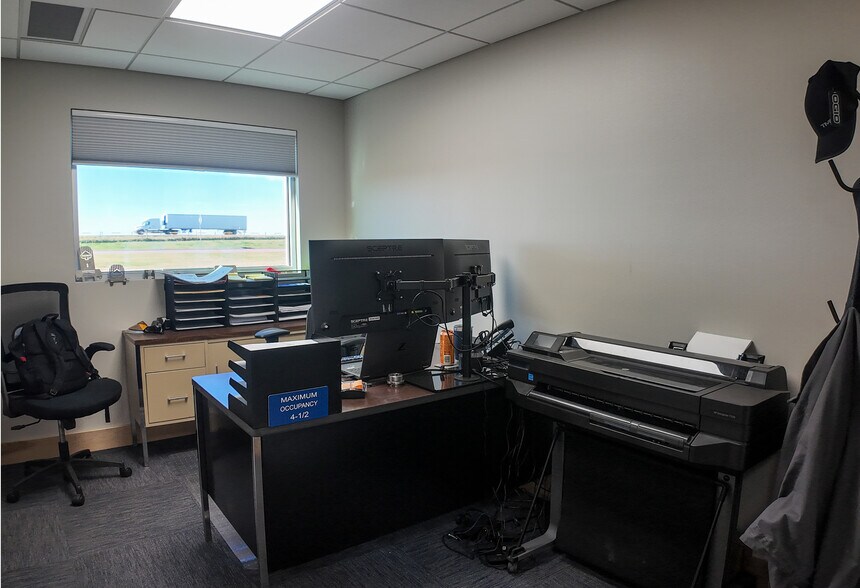 More Photos Of 100 Quality Park Dr, Beresford Manufacturing For Sale