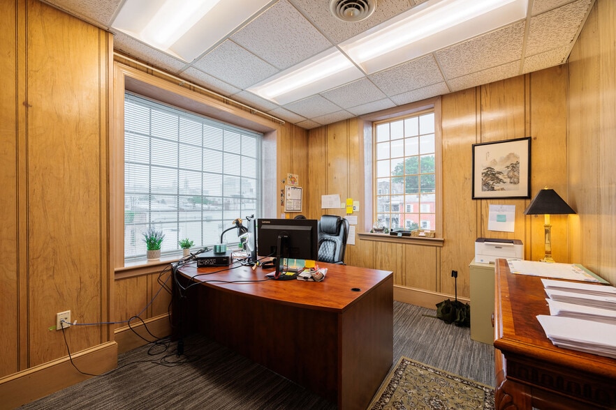 More Photos Of 16 S 2nd St, Richmond Office For Lease