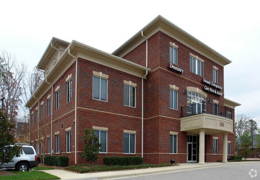 More Photos Of 3731 NW Cary Pky, Cary Medical For Sale