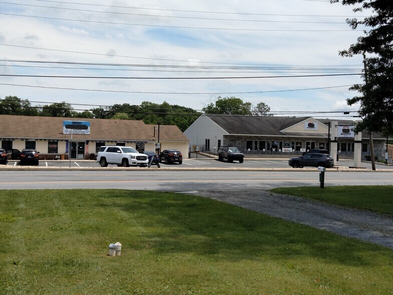 More Photos Of 1486 Rt 100, N. Coventry Twp, Chesco, Pottstown Storefront Retail Office For Sale