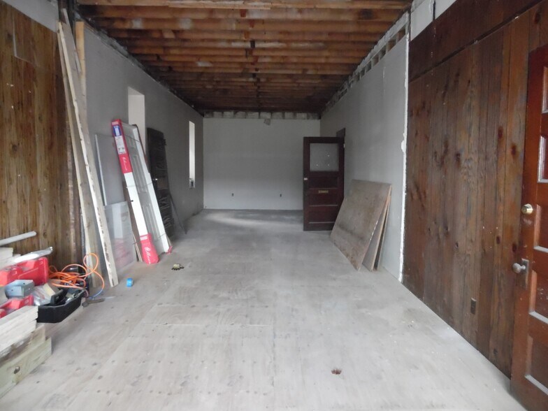 More Photos Of 5 Bank St, Monticello Storefront For Sale