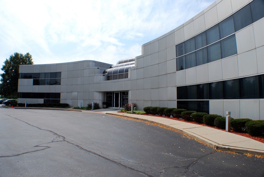 More Photos Of 1700 W Central Rd, Arlington Heights Medical For Lease