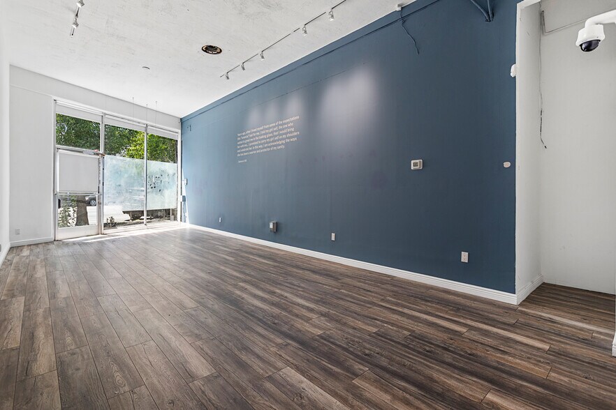 More Photos Of 5148-5152 Lankershim Blvd, North Hollywood Storefront For Sale