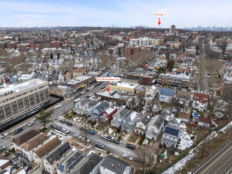 More Photos Of 12419 Metropolitan Ave, Kew Gardens General Retail For Lease