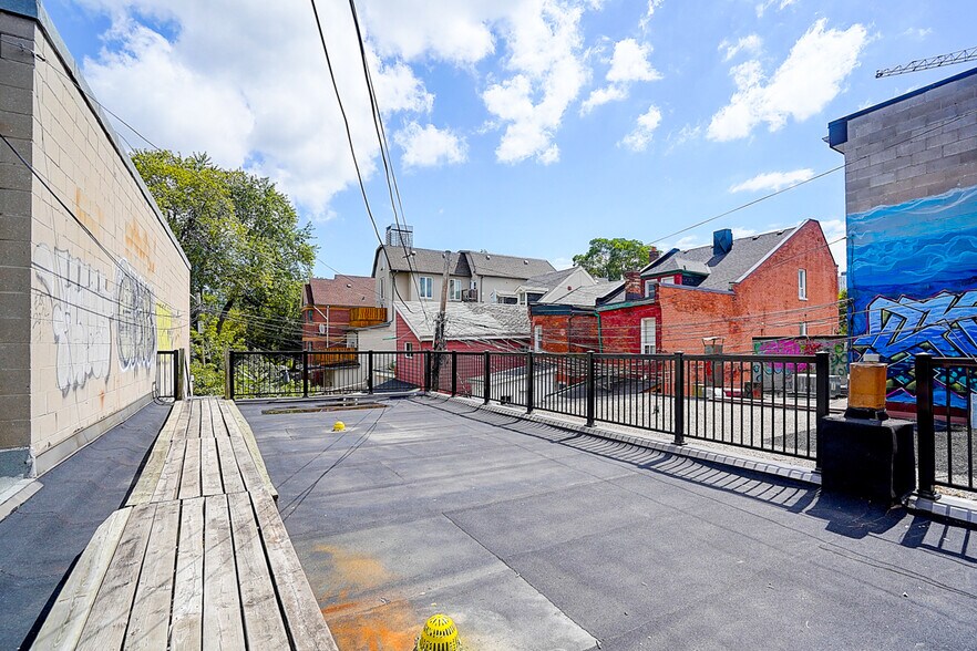 More Photos Of 349 Spadina Av, Toronto Storefront Retail Residential For Sale