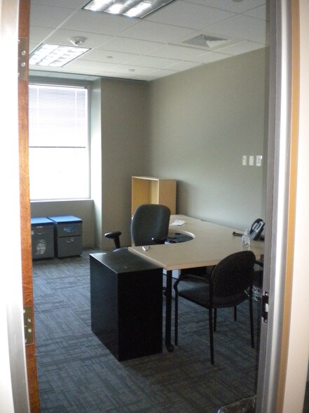 More Photos Of 6801 N Capital of Texas Hwy, Austin Unknown For Lease