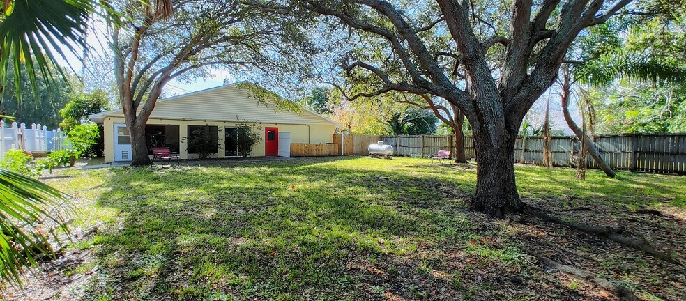 More Photos Of 5426 18th St W, Bradenton Assisted Living For Sale