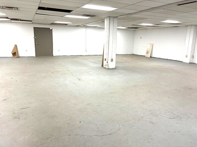 More Photos Of 121 Lincoln Ave, Rochester Manufacturing For Lease