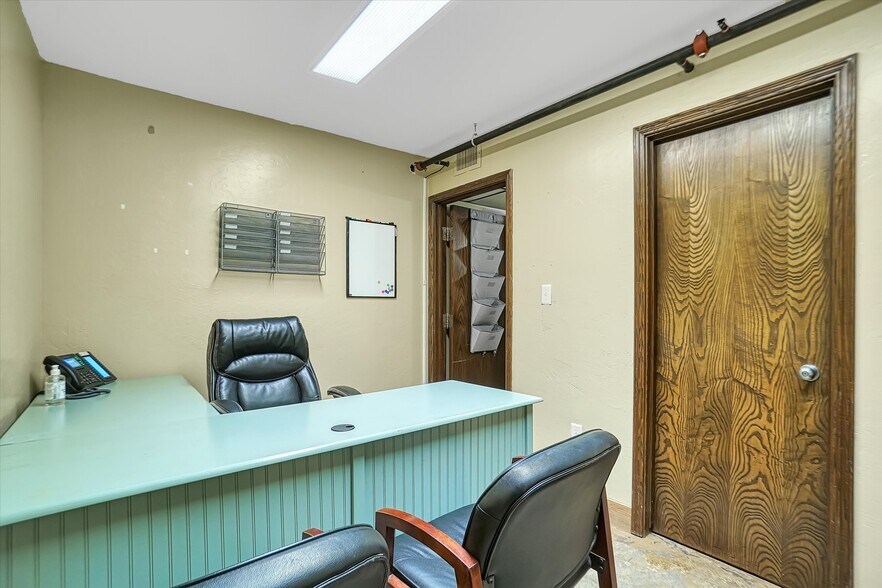 More Photos Of 23894 S Frontage Rd, Weatherford Bar For Sale