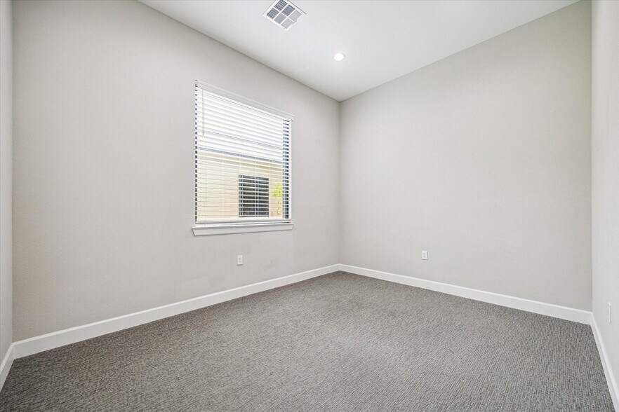 More Photos Of 4220 Cartwright Rd, Missouri City Medical For Lease