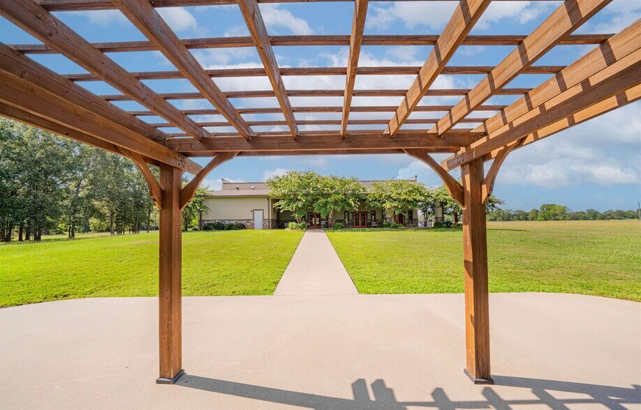 More Photos Of 14284 State Highway 322 N, Kilgore Lodge Meeting Hall For Sale