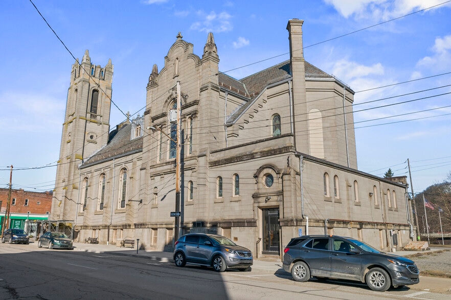 More Photos Of 21 State St, Oil City Specialty For Sale