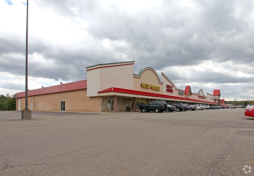 More Photos Of 2040 Wales Ave NW, Massillon Unknown For Lease