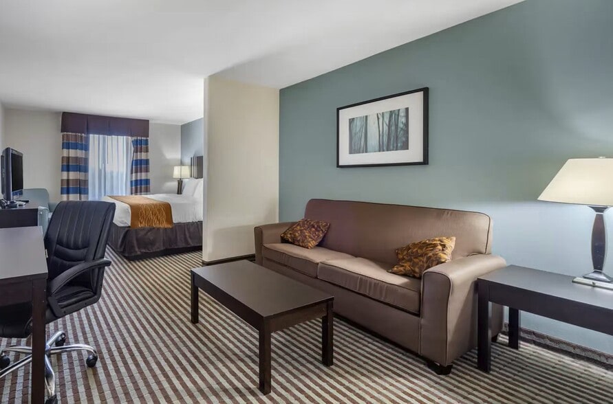 More Photos Of 3112 W Fir St, Perry Hotel For Sale