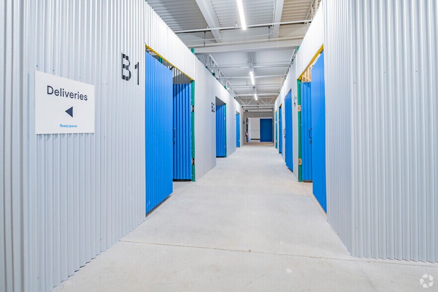 More Photos Of 10949 E Peakview Ave, Englewood Manufacturing For Lease